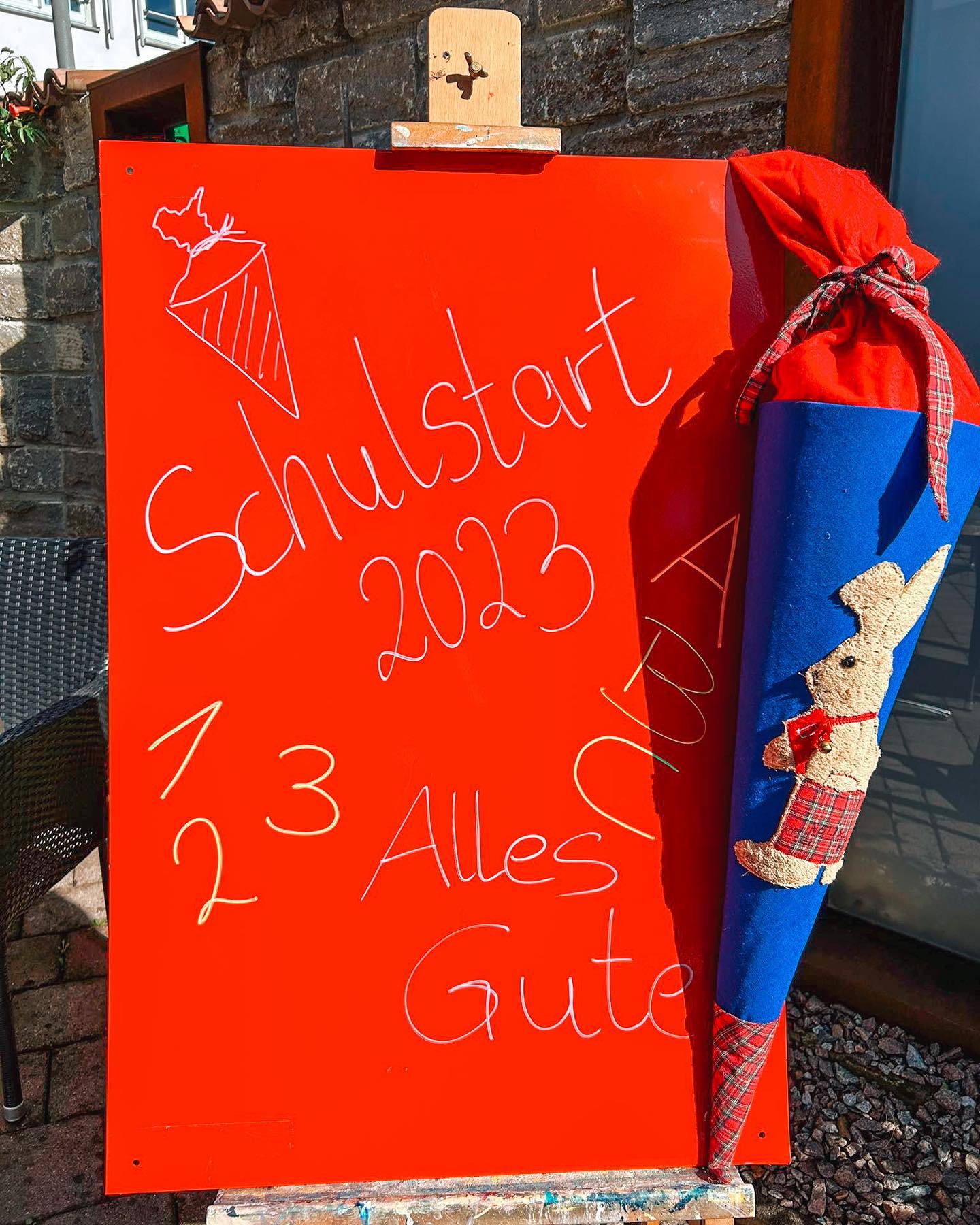 Schulstart-Tafel mit Schultüte